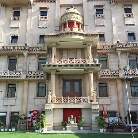 Отель Kailash Presidency Бхопал Экстерьер фото